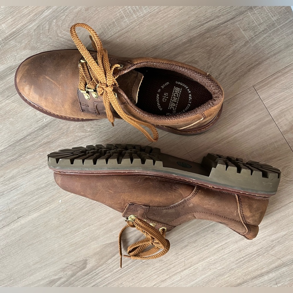 Men's Tan Leather Chukka Boots